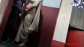 Indian housewife's homemade bathroom sex video goes viral